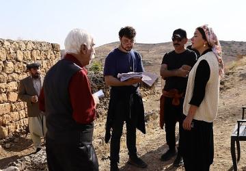 Komedi türünde yılın iddialı filmlerinden Damat Mektebi'nin çekimleri başladı.