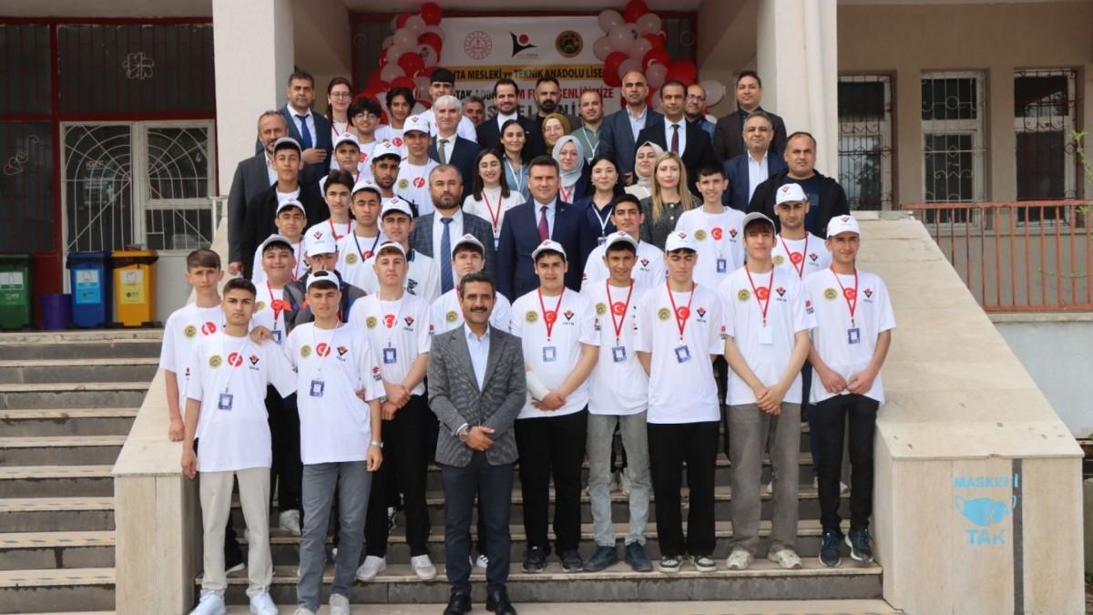 Kahta’da TÜBİTAK 4006 Bilim Şenliği düzenlendi