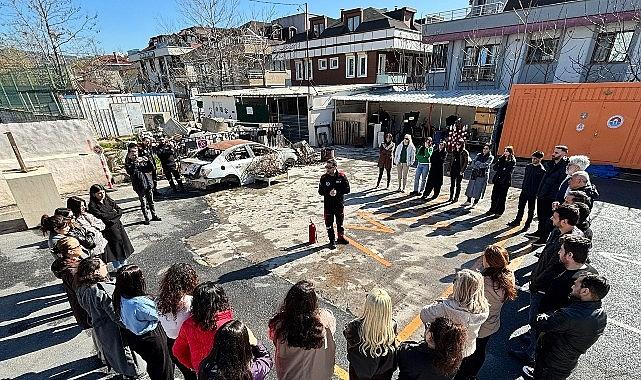 Maltepe Belediyesi'nin öğretmenlerine “yangın müdahale eğitimi"