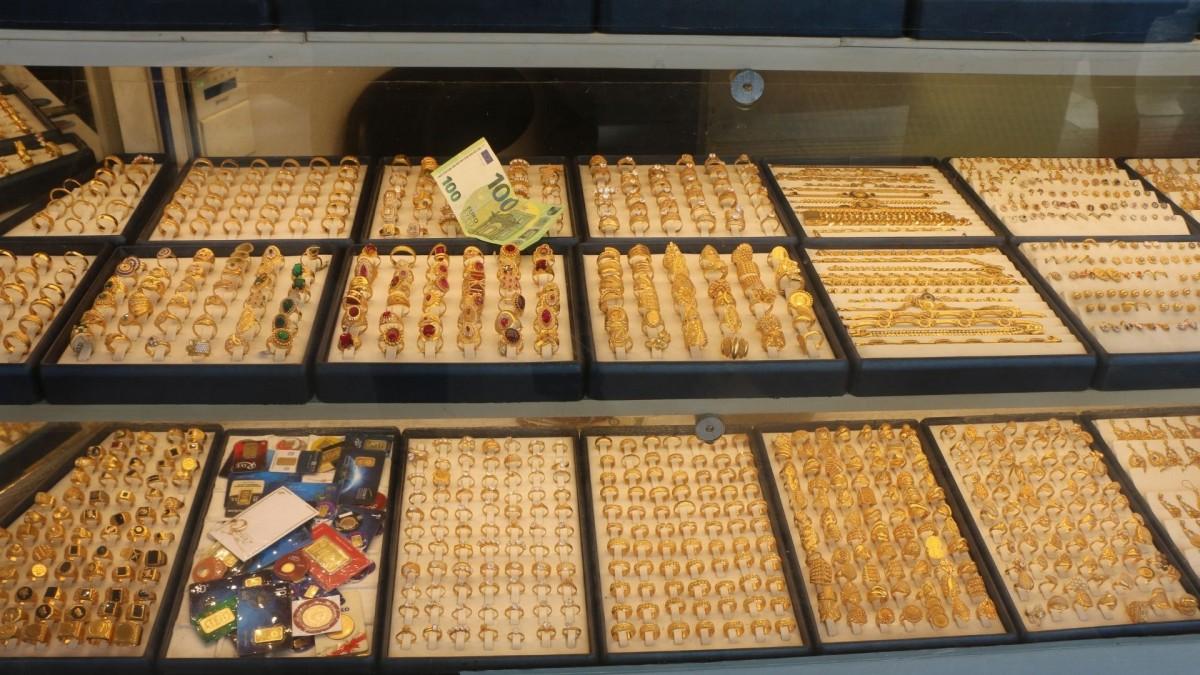 Savaş gerilimi altını hareketlendirdi: Adıyamanlı Kuyumcu Osman Gözcü hareketliliği değerlendirdi - Videolu Haber