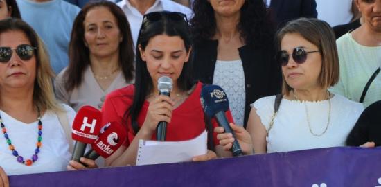 Adıyaman Kadın Platformu’ndan Kürt kadınlarına yönelik söylemler ve nafaka tartışmalarına tepki - Videolu Haber