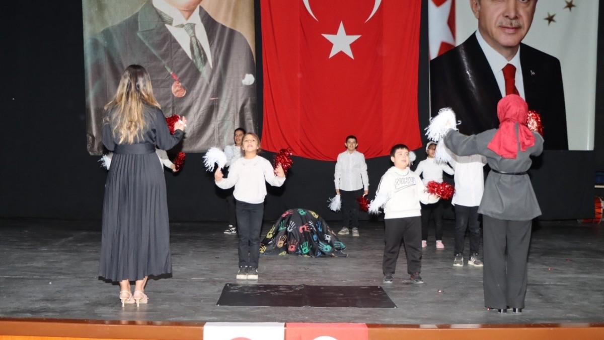 Adıyaman’ın Kahta ilçesinde 3 Aralık’ta özel eğitim öğrencilerinden anlamlı farkındalık etkinliği