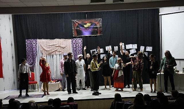 Kartepe Belediyesi'nden Tiyatro Ziyafeti