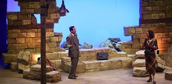 Bakırköy Belediye Tiyatroları'ndan 'Ay Tedirginliği' galası