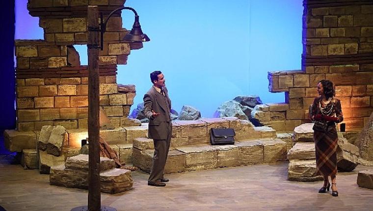 Bakırköy Belediye Tiyatroları'ndan 'Ay Tedirginliği' galası