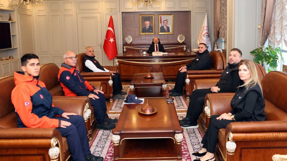 Vali Varol, AFAD’ın 16. kuruluş yıl dönümünde il müdürü ve çalışanları kabul etti