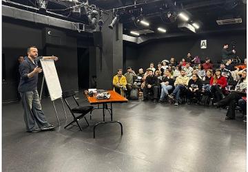 Oyun Yazımı Atölyesi Yazar, Yönetmen ve Oyuncu Murat Mahmutyazıcıoğlu'nun Atölyesiyle Başladı