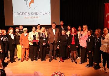 Seferihisar'da 8 Mart'a Anlamlı Etkinlik: “8 Kadın 8 Başarı Öyküsü"