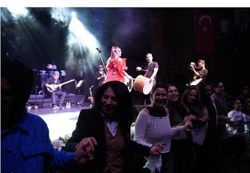 Öğretmenlere müzik ziyafetiyle 24 Kasım teşekkürü