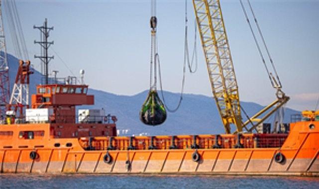 Körfez'den 1 milyon ton çamur çıkarıldı