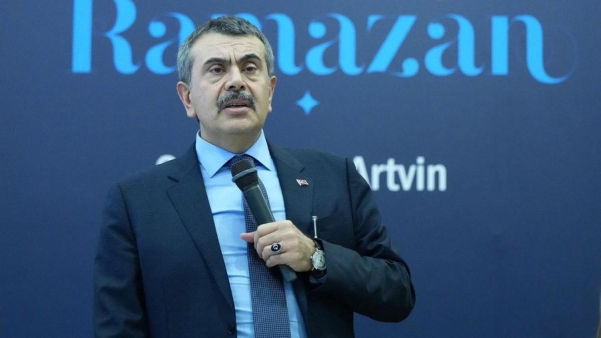 Bakan Tekin’den laiklik bildirisi nedeniyle 168 kişiye dava