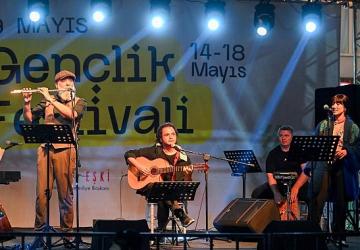19 Mayıs gençlik sahnesi Küçükpark'ta kuruldu