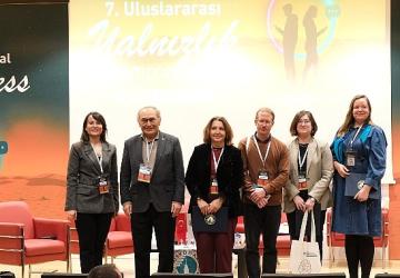 Prof. Dr. Nevzat Tarhan: “Dostluk duygusunu kaybettiğimiz için yalnızız"