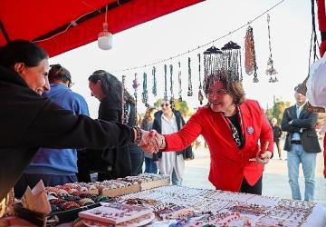 Didim'de Emekçi Kadınlar Pazarı Kent Meydanı'nda açıldı