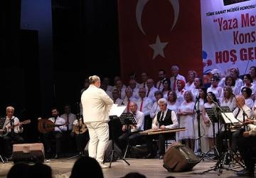 Başkan Çerçioğlu Sevilen Şarkıları Aydınlılar ile Buluşturdu