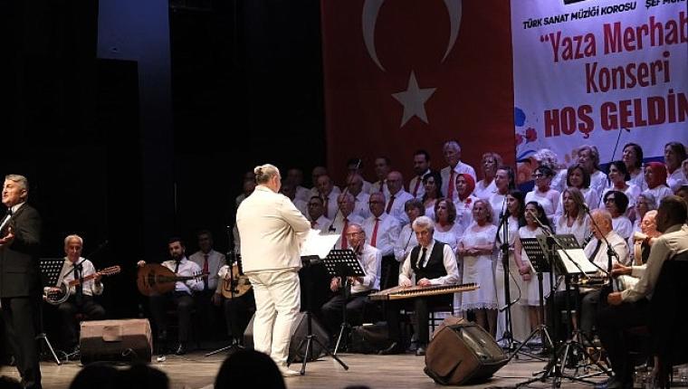 Başkan Çerçioğlu Sevilen Şarkıları Aydınlılar ile Buluşturdu
