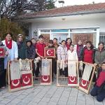 Genç Ellerden Ay Yıldızlı Bayrağa "Türk Düğümü" Dokunuşu