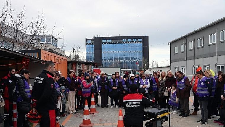 Maltepeli kadınlar afetlere müdahaleyi uygulamalı öğrendi