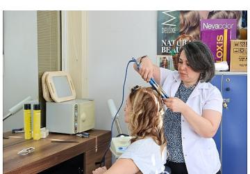 Buca Belediyesi'nin kursları kadınlara kariyer kapılarını açıyor