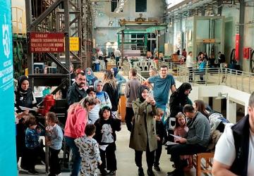 Kâğıt uçaklar geleceğin hayalleri için havalandı