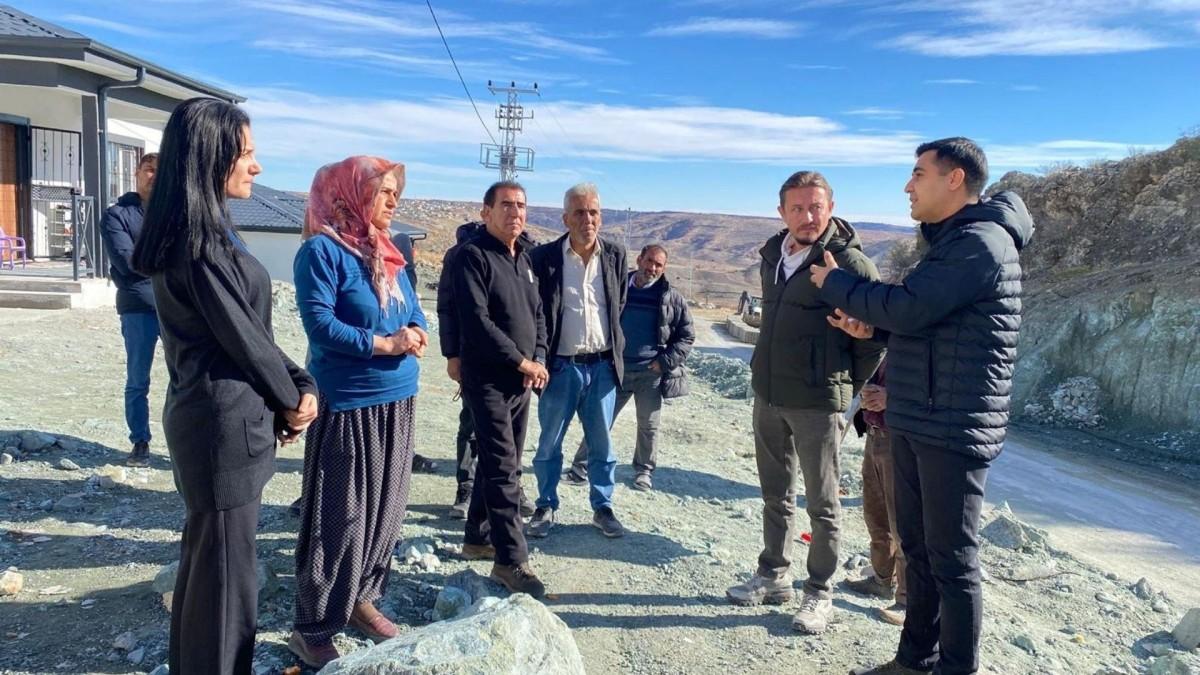 Tut Kaymakamı Celal Güngör, kalıcı deprem konutlarını inceledi