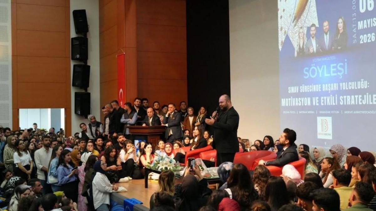 Adıyaman Üniversitesi’nde ‘Sınav Sürecinde Başarı Yolculuğu’ söyleşisine yoğun ilgi - Videolu Haber
