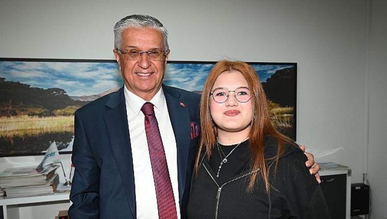 Başkan Topaloğlu'na anlamlı hediye