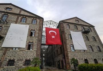 Meslek Fabrikası'na Ata'nın imzaladığı belgenin görselleri asıldı