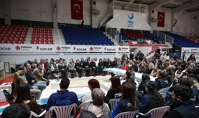 Aliağa Belediyesi Personelinden Başkan Serkan Acar'a Doğum Günü Sürprizi