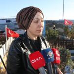 Depremzede anne Ayşe Taşar Berk, kaybettiği ailesinin mezarı başında konuştu: ‘Hakkımı helal etmiyorum’ - Videolu Haber