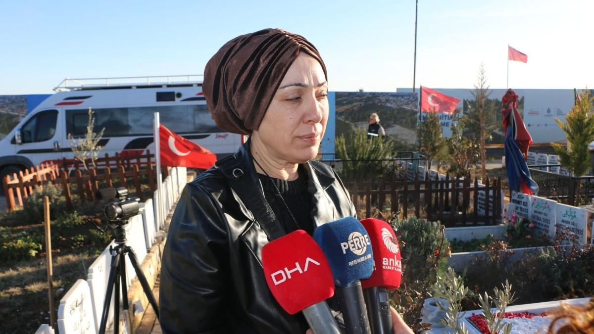 Depremzede anne Ayşe Taşar Berk, kaybettiği ailesinin mezarı başında konuştu: ‘Hakkımı helal etmiyorum’ - Videolu Haber