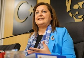 Burcu Köksal’ın AK Parti’ye geçeceği iddiası sonrası kendisinden haber alınamıyor