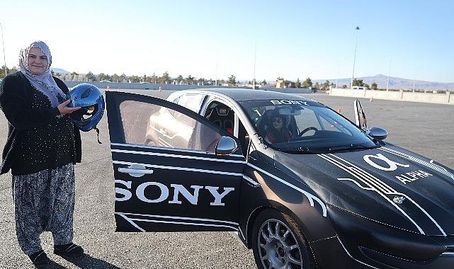 Nevşehir'de Şalvarını Giyip Gelen Kadınlara Özel Slalom Sürüşü