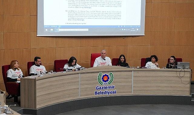 Gaziemir Belediye Meclisinden DMD Hastası Giray'a Yardım Çağrısı