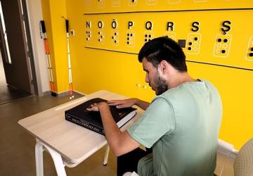 Eren'in hayatı “beyaz baston" eğitimiyle değişti