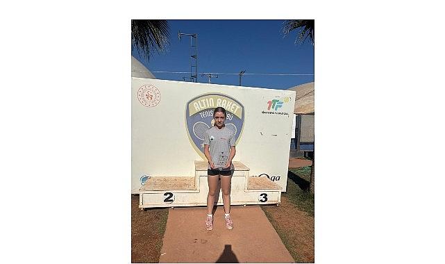 Osmangazili Raket Şampiyonluk Kürsüsüne Oturdu