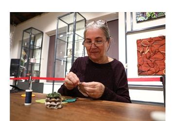 Atık kumaşlar kadınların emeğiyle yılbaşı neşesine dönüştü