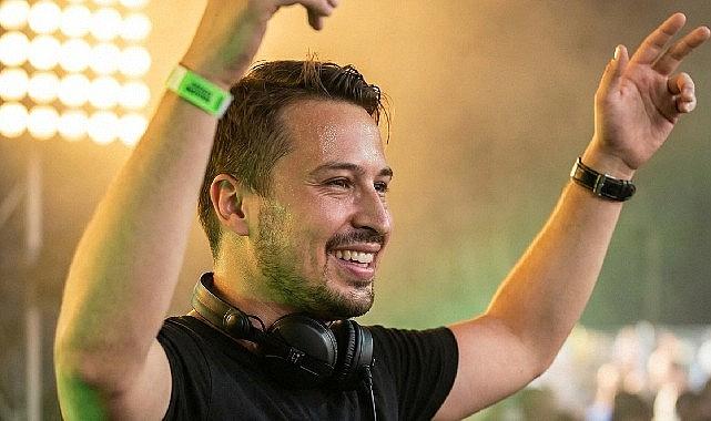 Mahmut Görgen'den Yılbaşına Özel 'Happy New Year 2026' Seti PowerApp'te Yayında