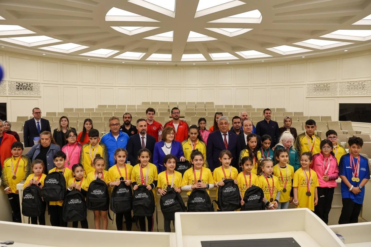 Başkan Fatma Şahin, Dereceye Giren Sporcularla Buluştu