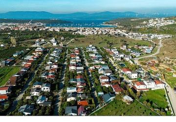 Seferihisar Belediyesi'nden “Kaçak Yapı" uyarısı: Sığacık Karagöl Mevkii'ndeki yıkımlar devam ediyor.