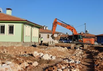 Kahta Kaymakamı Soysal, köy konutlarında incelemelerde bulundu