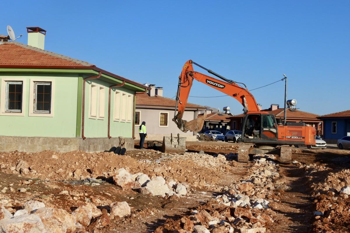 Kahta Kaymakamı Soysal, köy konutlarında incelemelerde bulundu