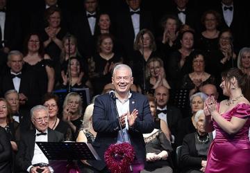 Konak'ta şarkılar sevgiyi anlattı