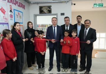 Cengiz Topel Ortaokulunda Kütüphane açılışı gerçekleştirildi
