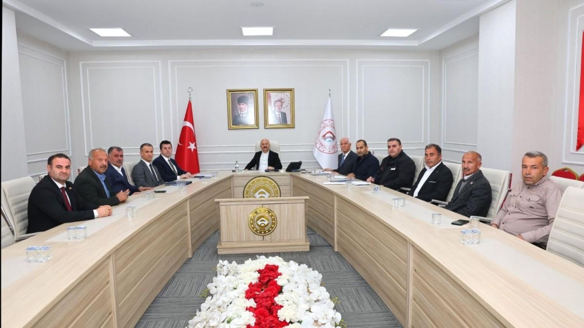 Adıyaman Valisi Osman Varol köy muhtarlarıyla bir araya geldi