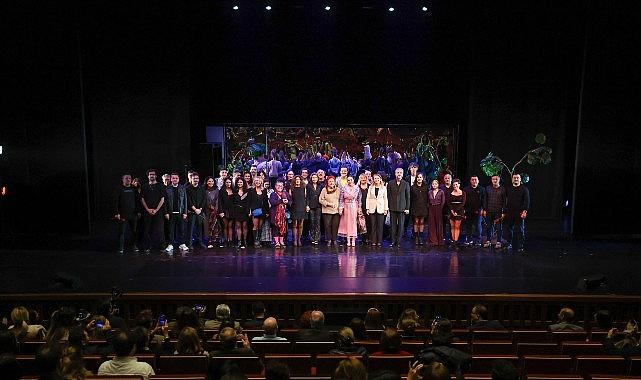 “Çirkin" Galasında Bakırköy Belediye Tiyatroları'ndan Unutulmaz Gece