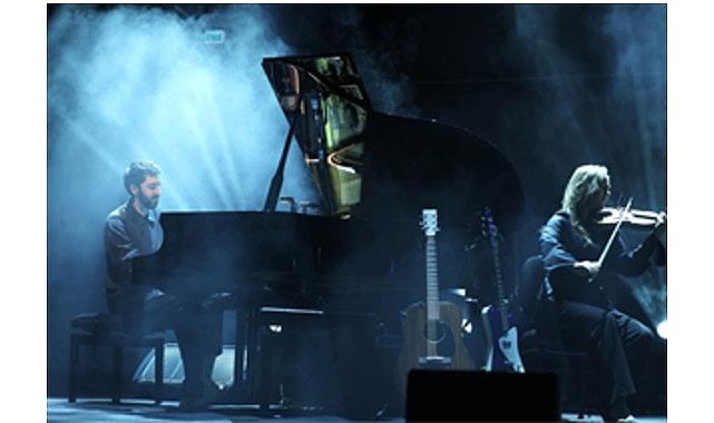 Dünyaca ünlü piyanist İzmir'de ayakta alkışlandı