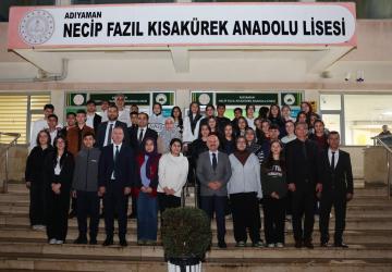 Vali Varol 'Maarifin Kalbinde Ramazan' Programı kapsamında öğrencilerle bir araya geldi