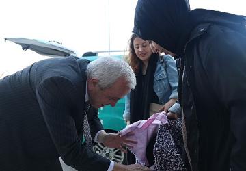 Başkan Şadi Özdemir “Anne Taksi"nin direksiyonuna geçti