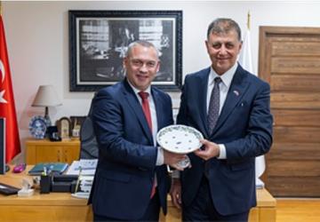 İzmir-Macaristan hattında “kardeş kent" ilişkisinin temelleri atıldı